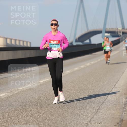 03.10.2025 - Köhlbrandbrückenlauf Lena Gebhardt http://msf.ph/oto/9100789 03.10.2025 09:36:21 Position 2 3203 meine-sportfotos.de