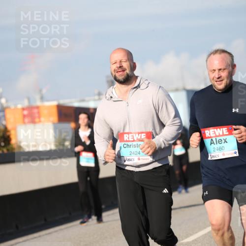 03.10.2025 - Köhlbrandbrückenlauf Jannik Wohlers http://msf.ph/oto/9100795 03.10.2025 10:03:08 Position 3 2424, 2460 meine-sportfotos.de