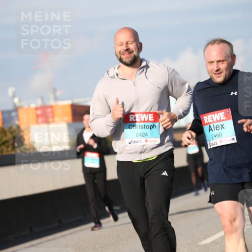 03.10.2025 - Köhlbrandbrückenlauf Jannik Wohlers http://msf.ph/oto/9100808 03.10.2025 10:03:08 Position 3 2424, 2460 meine-sportfotos.de