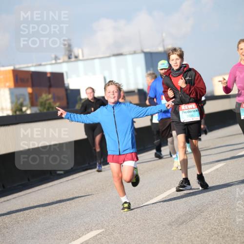 03.10.2025 - Köhlbrandbrückenlauf Jannik Wohlers http://msf.ph/oto/9100852 03.10.2025 10:03:11 Position 3 3635, 3783 meine-sportfotos.de