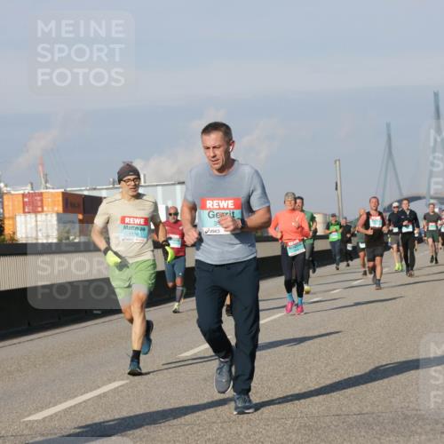 03.10.2025 - Köhlbrandbrückenlauf Jannik Wohlers http://msf.ph/oto/9100881 03.10.2025 09:48:43 Position 3 1776 meine-sportfotos.de