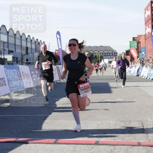 03.10.2025 - Köhlbrandbrückenlauf Jannik Wohlers http://msf.ph/oto/9100887 03.10.2025 12:57:08 Ziel 4042, 4068, 4080, 4086, 5699, 5846, 5898, 6417, 6629, 6819 meine-sportfotos.de