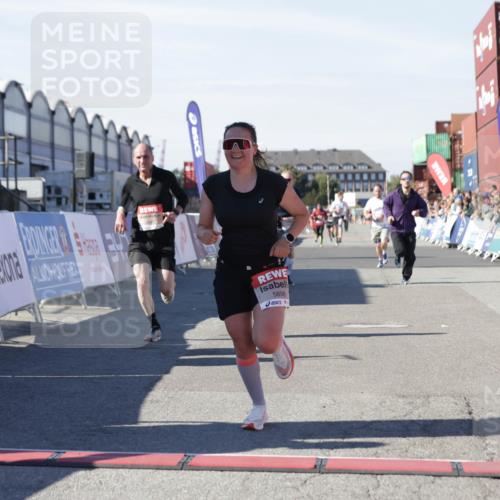 03.10.2025 - Köhlbrandbrückenlauf Jannik Wohlers http://msf.ph/oto/9100894 03.10.2025 12:57:08 Ziel 4042, 4068, 4080, 4086, 5699, 5846, 5898, 6417, 6629, 6819 meine-sportfotos.de