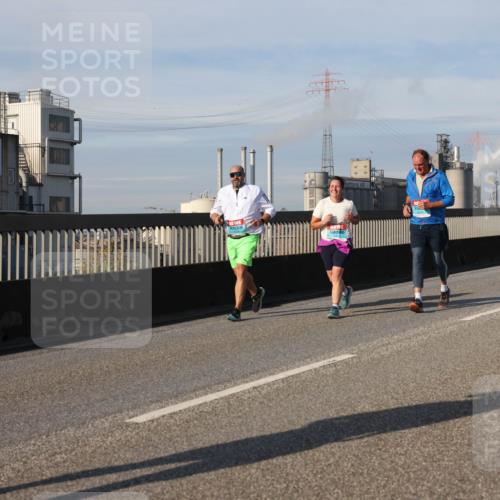 03.10.2025 - Köhlbrandbrückenlauf Lena Gebhardt http://msf.ph/oto/9100901 03.10.2025 10:11:11 Position 2  meine-sportfotos.de