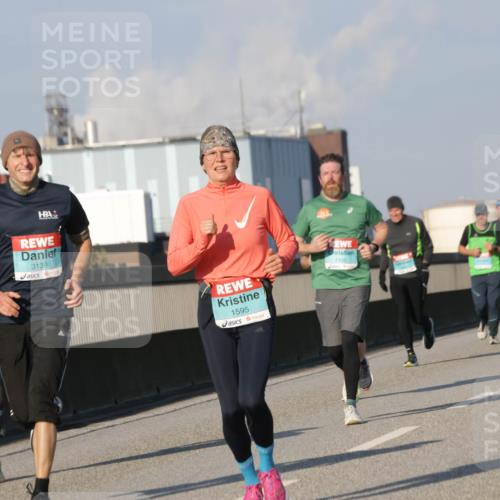 03.10.2025 - Köhlbrandbrückenlauf Jannik Wohlers http://msf.ph/oto/9100928 03.10.2025 09:48:46 Position 3 2995, 3139, 1595, 1105, 12, 4 meine-sportfotos.de