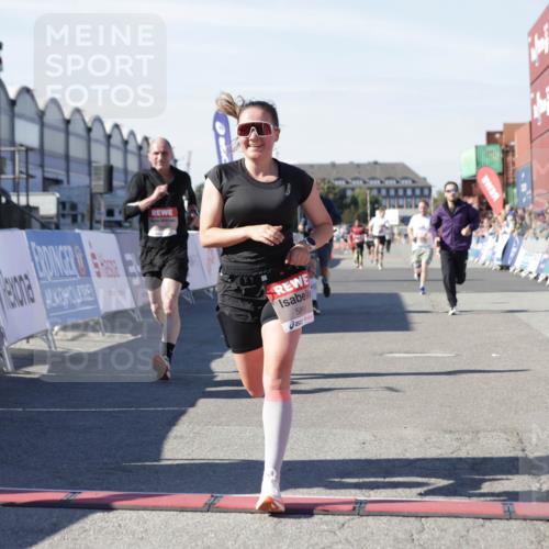 03.10.2025 - Köhlbrandbrückenlauf Jannik Wohlers http://msf.ph/oto/9100939 03.10.2025 12:57:08 Ziel 4042, 4068, 4080, 4086, 5699, 5846, 5898, 6417, 6629, 6819 meine-sportfotos.de