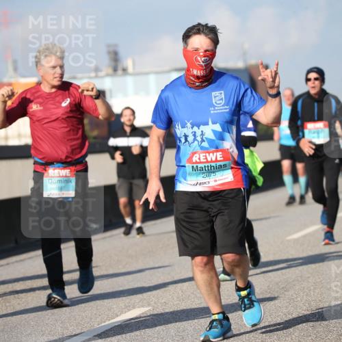 03.10.2025 - Köhlbrandbrückenlauf Jannik Wohlers http://msf.ph/oto/9100950 03.10.2025 10:03:17 Position 3 15, 1687, 2675 meine-sportfotos.de