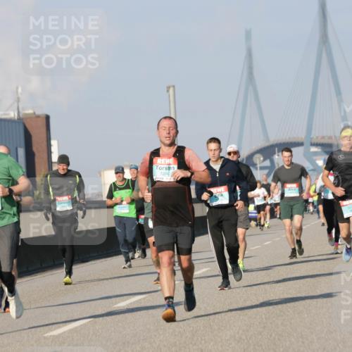 03.10.2025 - Köhlbrandbrückenlauf Jannik Wohlers http://msf.ph/oto/9100963 03.10.2025 09:48:47 Position 3 1105, 1274 meine-sportfotos.de
