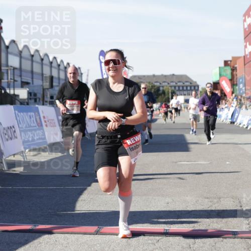 03.10.2025 - Köhlbrandbrückenlauf Jannik Wohlers http://msf.ph/oto/9100964 03.10.2025 12:57:08 Ziel 4042, 4068, 4080, 4086, 5699, 5846, 5898, 6417, 6629, 6819 meine-sportfotos.de