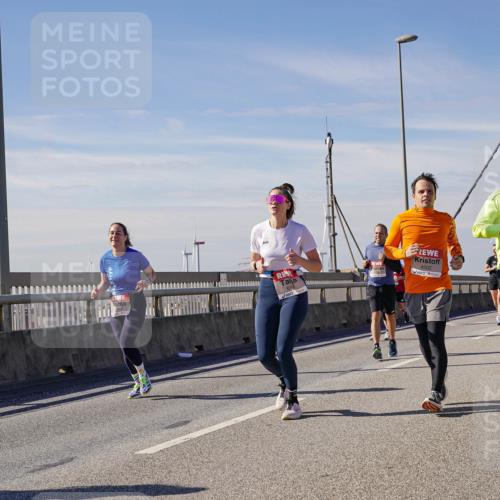 03.10.2025 - Köhlbrandbrückenlauf Michael Burmester http://msf.ph/oto/9100967 03.10.2025 12:46:28 Position 2 4502, 4429 meine-sportfotos.de
