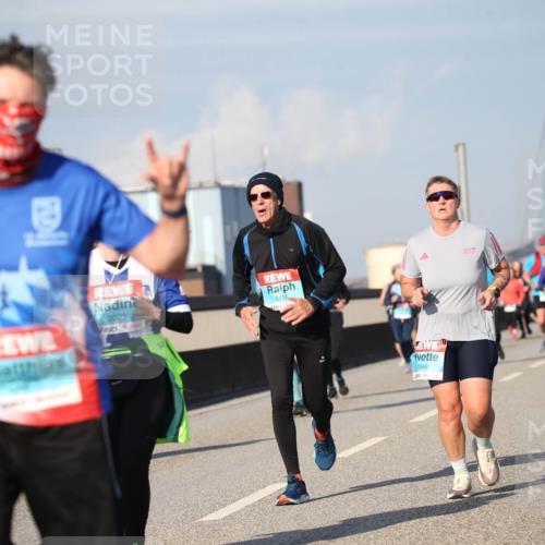 03.10.2025 - Köhlbrandbrückenlauf Jannik Wohlers http://msf.ph/oto/9100971 03.10.2025 10:03:18 Position 3 2023, 3116, 1846 meine-sportfotos.de