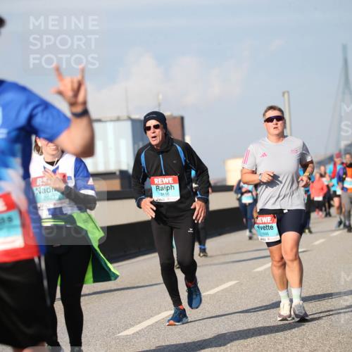 03.10.2025 - Köhlbrandbrückenlauf Jannik Wohlers http://msf.ph/oto/9100978 03.10.2025 10:03:18 Position 3 2023, 3116, 1846, 5 meine-sportfotos.de