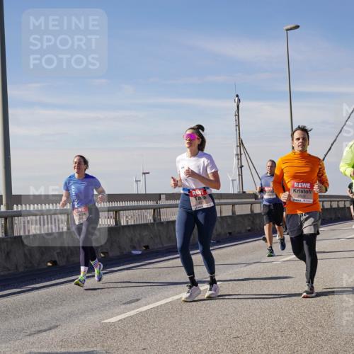 03.10.2025 - Köhlbrandbrückenlauf Michael Burmester http://msf.ph/oto/9100980 03.10.2025 12:46:28 Position 2 4502, 4429 meine-sportfotos.de