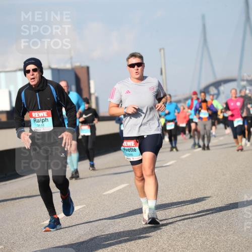03.10.2025 - Köhlbrandbrückenlauf Jannik Wohlers http://msf.ph/oto/9100989 03.10.2025 10:03:19 Position 3 23, 3116, 1846 meine-sportfotos.de