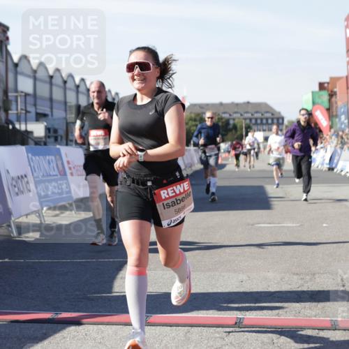 03.10.2025 - Köhlbrandbrückenlauf Jannik Wohlers http://msf.ph/oto/9100993 03.10.2025 12:57:09 Ziel 4042, 4068, 4080, 4086, 4251, 5699, 5846, 5898, 5926, 6417, 6629, 6819 meine-sportfotos.de