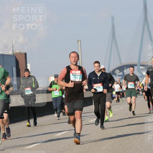 03.10.2025 - Köhlbrandbrückenlauf Jannik Wohlers http://msf.ph/oto/9101007 03.10.2025 09:48:47 Position 3 1105, 1274 meine-sportfotos.de