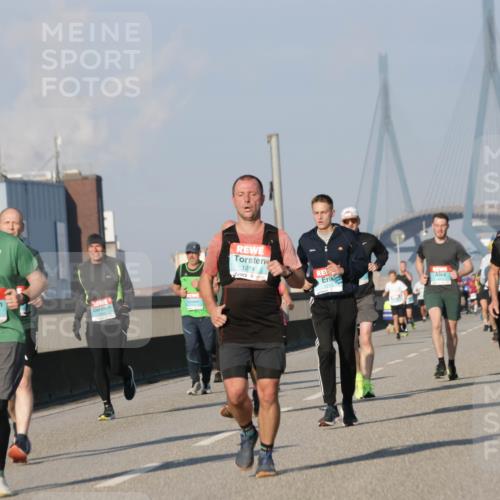 03.10.2025 - Köhlbrandbrückenlauf Jannik Wohlers http://msf.ph/oto/9101015 03.10.2025 09:48:47 Position 3 1105, 1274 meine-sportfotos.de