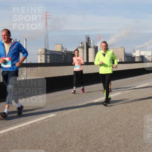 03.10.2025 - Köhlbrandbrückenlauf Lena Gebhardt http://msf.ph/oto/9101017 03.10.2025 10:11:13 Position 2  meine-sportfotos.de