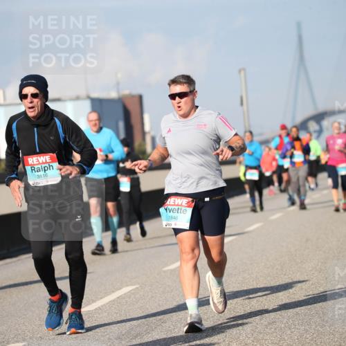 03.10.2025 - Köhlbrandbrückenlauf Jannik Wohlers http://msf.ph/oto/9101018 03.10.2025 10:03:19 Position 3 3116, 1846 meine-sportfotos.de