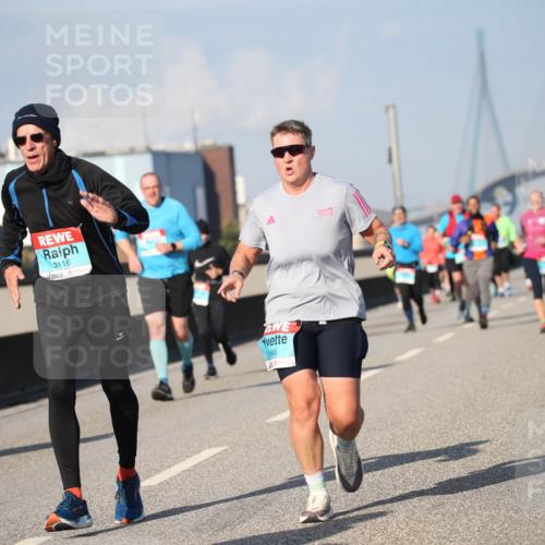 03.10.2025 - Köhlbrandbrückenlauf Jannik Wohlers http://msf.ph/oto/9101023 03.10.2025 10:03:19 Position 3 3116, 1846 meine-sportfotos.de