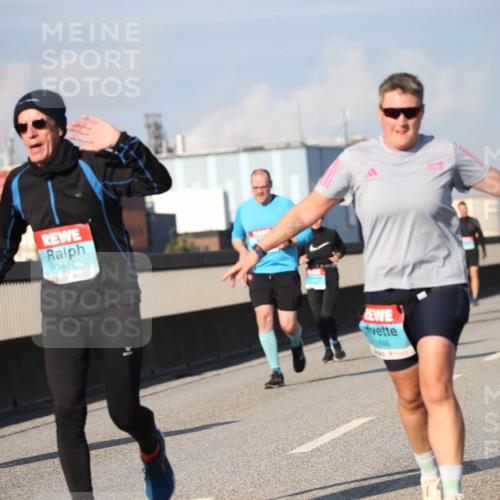 03.10.2025 - Köhlbrandbrückenlauf Jannik Wohlers http://msf.ph/oto/9101036 03.10.2025 10:03:20 Position 3 31, 16, 1846 meine-sportfotos.de