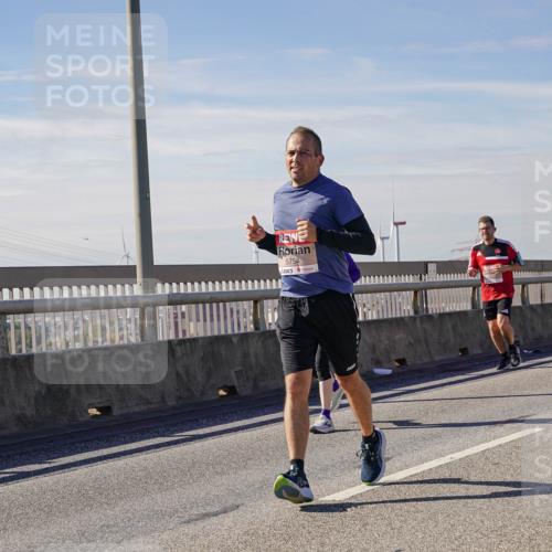 03.10.2025 - Köhlbrandbrückenlauf Michael Burmester http://msf.ph/oto/9101044 03.10.2025 12:46:31 Position 2 5754 meine-sportfotos.de