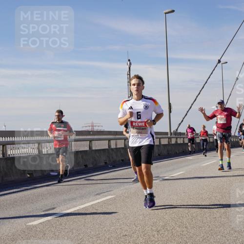 03.10.2025 - Köhlbrandbrückenlauf Michael Burmester http://msf.ph/oto/9101069 03.10.2025 12:46:32 Position 2 36, 4580 meine-sportfotos.de