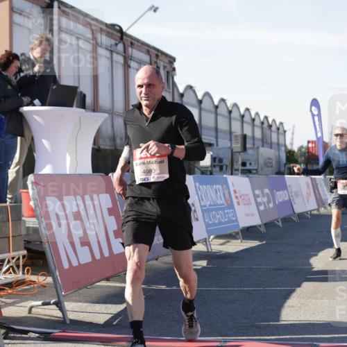 03.10.2025 - Köhlbrandbrückenlauf Jannik Wohlers http://msf.ph/oto/9101070 03.10.2025 12:57:10 Ziel 4042, 4080, 4251, 5699, 5846, 5898, 5926, 6417, 6629, 6819 meine-sportfotos.de