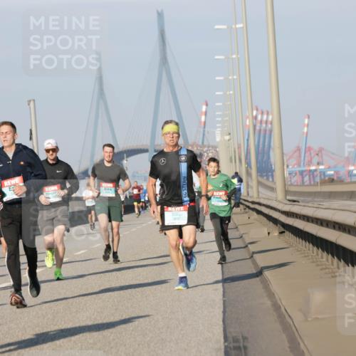 03.10.2025 - Köhlbrandbrückenlauf Jannik Wohlers http://msf.ph/oto/9101073 03.10.2025 09:48:49 Position 3 3832 meine-sportfotos.de
