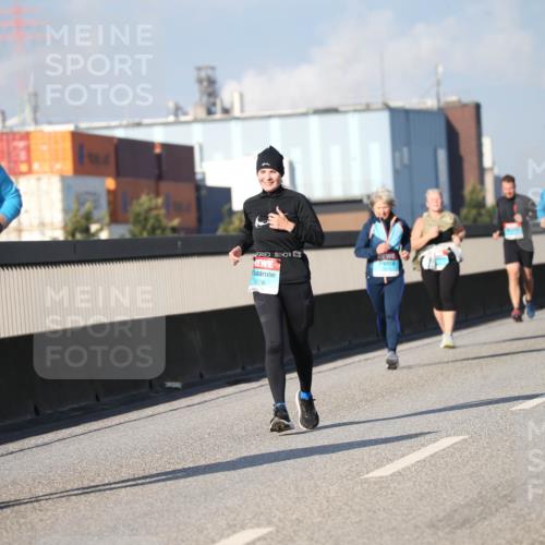 03.10.2025 - Köhlbrandbrückenlauf Jannik Wohlers http://msf.ph/oto/9101085 03.10.2025 10:03:24 Position 3 740, 2076 meine-sportfotos.de