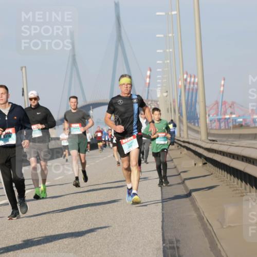 03.10.2025 - Köhlbrandbrückenlauf Jannik Wohlers http://msf.ph/oto/9101090 03.10.2025 09:48:49 Position 3  meine-sportfotos.de