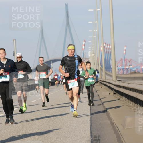 03.10.2025 - Köhlbrandbrückenlauf Jannik Wohlers http://msf.ph/oto/9101096 03.10.2025 09:48:50 Position 3  meine-sportfotos.de