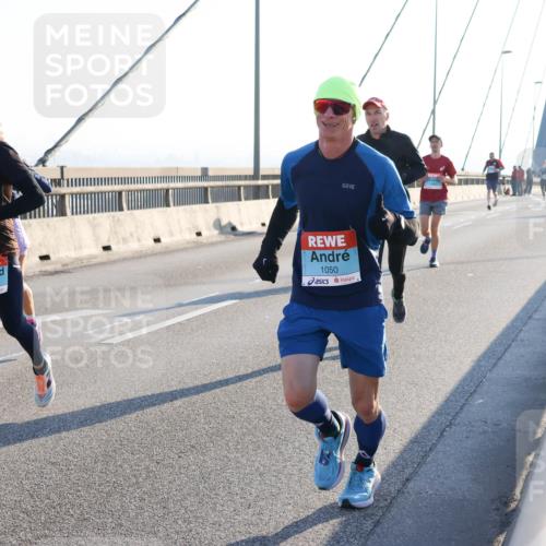 03.10.2025 - Köhlbrandbrückenlauf Strokosch-Dieckow http://msf.ph/oto/9101113 03.10.2025 09:20:30 Position 1 860, 1020, 1050 meine-sportfotos.de