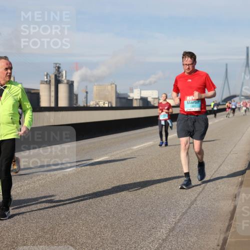 03.10.2025 - Köhlbrandbrückenlauf Lena Gebhardt http://msf.ph/oto/9101117 03.10.2025 10:11:15 Position 2 1961 meine-sportfotos.de