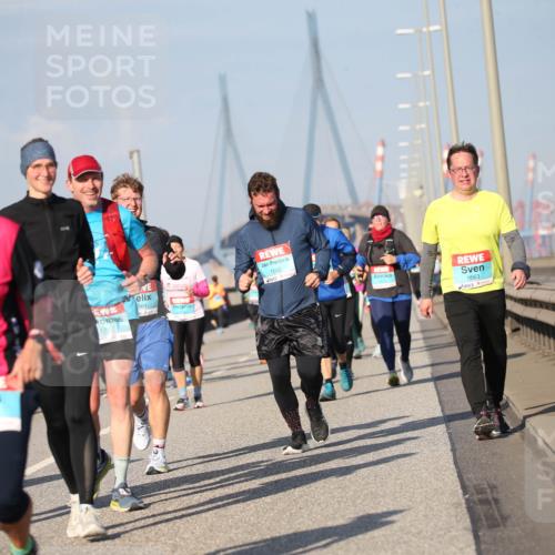 03.10.2025 - Köhlbrandbrückenlauf Jannik Wohlers http://msf.ph/oto/9101151 03.10.2025 10:03:29 Position 3 561, 1757, 1562, 1663 meine-sportfotos.de