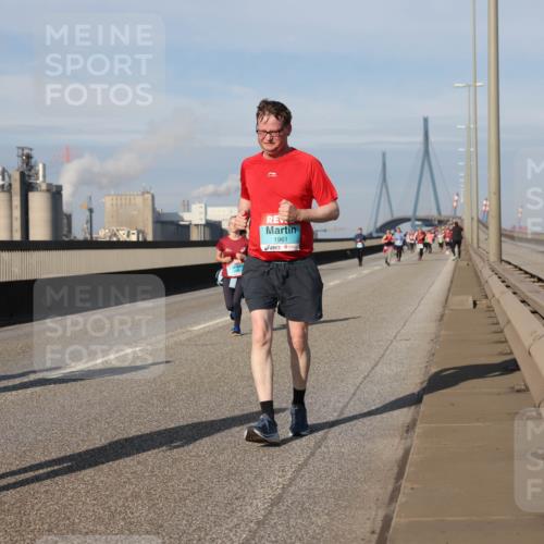 03.10.2025 - Köhlbrandbrückenlauf Lena Gebhardt http://msf.ph/oto/9101159 03.10.2025 10:11:15 Position 2 1961 meine-sportfotos.de