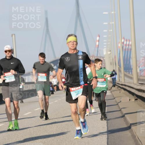 03.10.2025 - Köhlbrandbrückenlauf Jannik Wohlers http://msf.ph/oto/9101162 03.10.2025 09:48:51 Position 3 216, 1207, 3832, 3498 meine-sportfotos.de