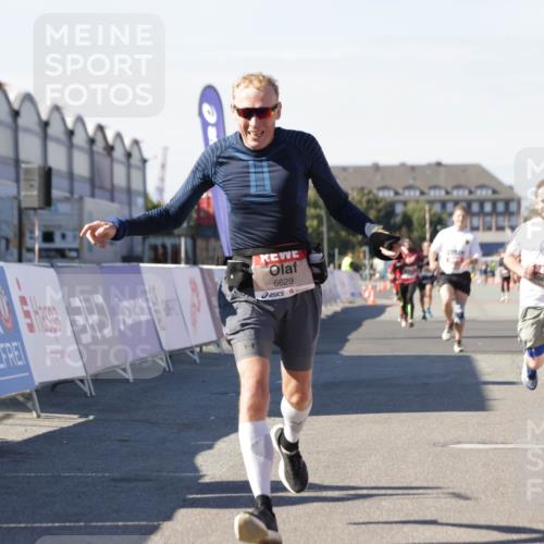 03.10.2025 - Köhlbrandbrückenlauf Jannik Wohlers http://msf.ph/oto/9101169 03.10.2025 12:57:11 Ziel 4042, 4080, 4251, 5699, 5846, 5898, 5926, 6417, 6629, 6819 meine-sportfotos.de