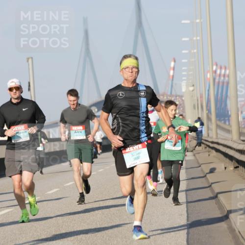 03.10.2025 - Köhlbrandbrückenlauf Jannik Wohlers http://msf.ph/oto/9101178 03.10.2025 09:48:51 Position 3 1216, 3832 meine-sportfotos.de