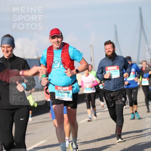 03.10.2025 - Köhlbrandbrückenlauf Jannik Wohlers http://msf.ph/oto/9101189 03.10.2025 10:03:31 Position 3 2043, 00, 1757, 562, 1663 meine-sportfotos.de