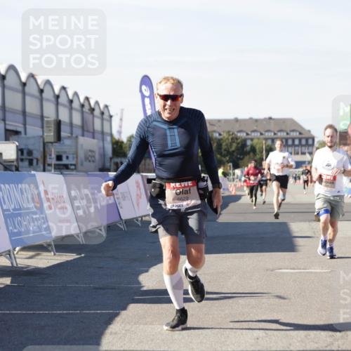 03.10.2025 - Köhlbrandbrückenlauf Jannik Wohlers http://msf.ph/oto/9101192 03.10.2025 12:57:12 Ziel 4042, 4080, 4251, 5699, 5846, 5898, 5926, 6417, 6629, 6819 meine-sportfotos.de