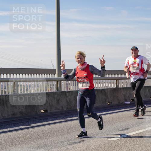 03.10.2025 - Köhlbrandbrückenlauf Michael Burmester http://msf.ph/oto/9101199 03.10.2025 12:46:39 Position 2 6273, 4401 meine-sportfotos.de