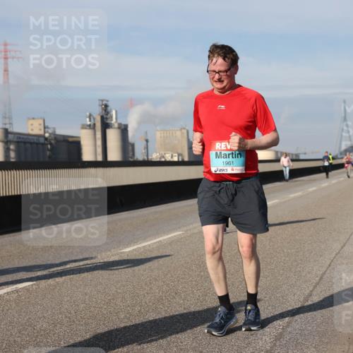 03.10.2025 - Köhlbrandbrückenlauf Lena Gebhardt http://msf.ph/oto/9101200 03.10.2025 10:11:16 Position 2 1961 meine-sportfotos.de