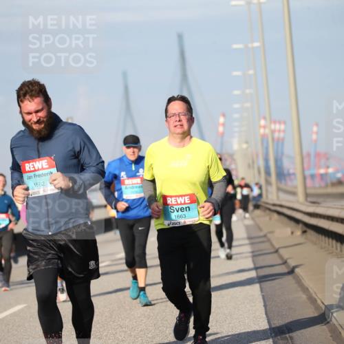 03.10.2025 - Köhlbrandbrückenlauf Jannik Wohlers http://msf.ph/oto/9101216 03.10.2025 10:03:33 Position 3 1562, 1663 meine-sportfotos.de