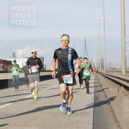03.10.2025 - Köhlbrandbrückenlauf Jannik Wohlers http://msf.ph/oto/9101225 03.10.2025 09:48:54 Position 3 1216, 3832 meine-sportfotos.de
