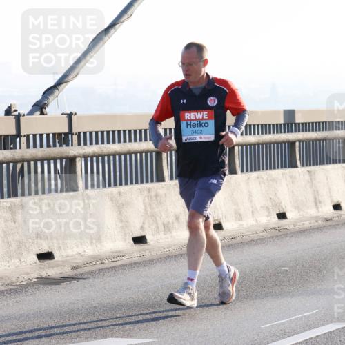 03.10.2025 - Köhlbrandbrückenlauf Strokosch-Dieckow http://msf.ph/oto/9101237 03.10.2025 09:20:38 Position 1 3402 meine-sportfotos.de