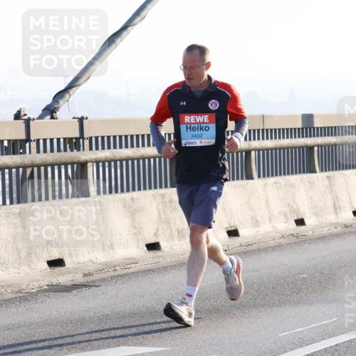 03.10.2025 - Köhlbrandbrückenlauf Strokosch-Dieckow http://msf.ph/oto/9101246 03.10.2025 09:20:38 Position 1 3402 meine-sportfotos.de