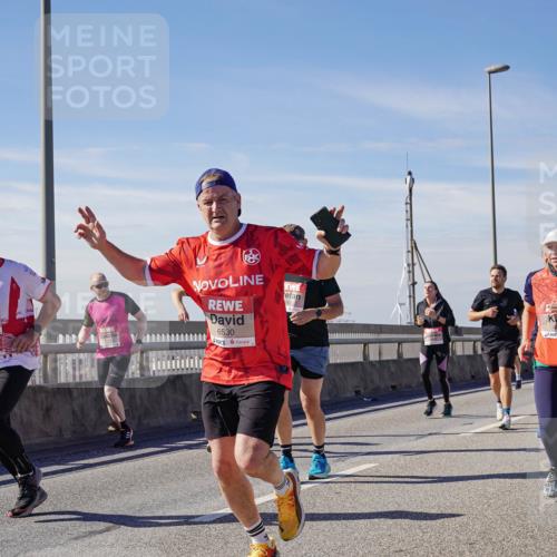 03.10.2025 - Köhlbrandbrückenlauf Michael Burmester http://msf.ph/oto/9101262 03.10.2025 12:46:40 Position 2 4401, 6530 meine-sportfotos.de