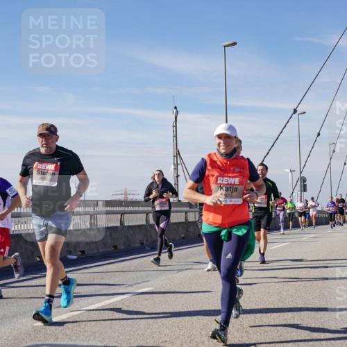03.10.2025 - Köhlbrandbrückenlauf Michael Burmester http://msf.ph/oto/9101271 03.10.2025 12:46:41 Position 2 573 meine-sportfotos.de