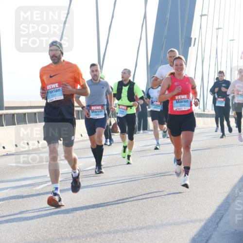 03.10.2025 - Köhlbrandbrückenlauf Strokosch-Dieckow http://msf.ph/oto/9101305 03.10.2025 09:20:46 Position 1 1101, 3249 meine-sportfotos.de